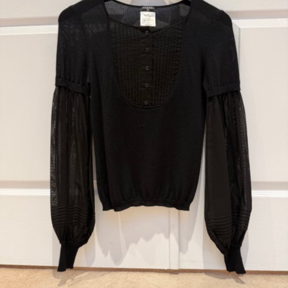 CHANEL Sweater 100% Authentic - Picture 2 of 16